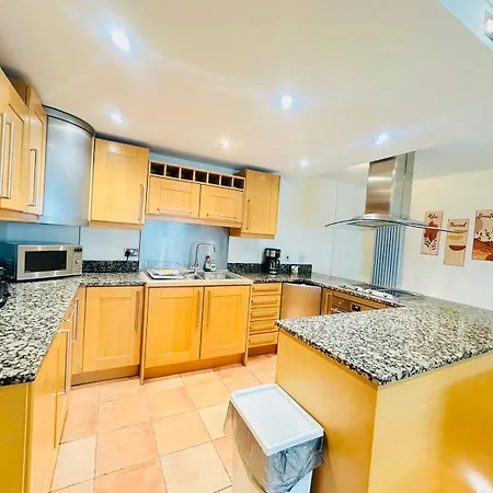 Modern 2Bed 2Bath Apartment Canary Wharf - Upto 5 Person London Exterior photo