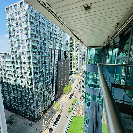 Modern 2Bed 2Bath Apartment Canary Wharf - Upto 5 Person London Exterior photo